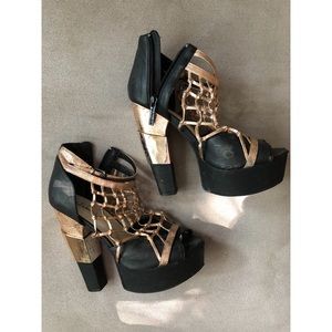 MICHAEL ANTONIO STUDIO TOWNSEND CAGE HEELS